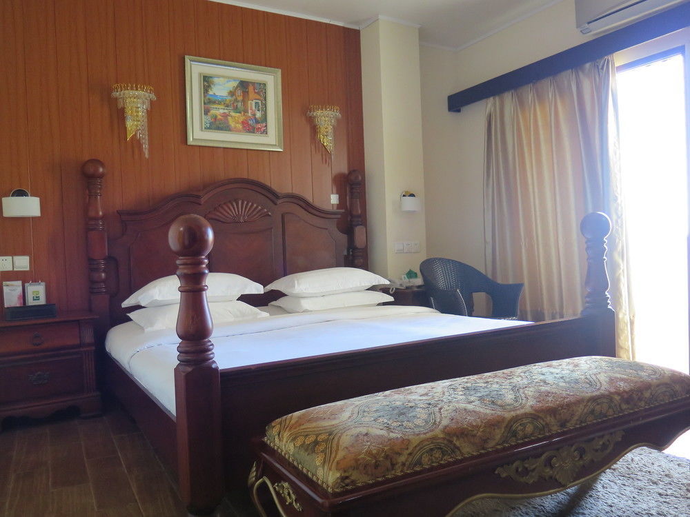 Hotel Essencia Dumaguete City Екстер'єр фото