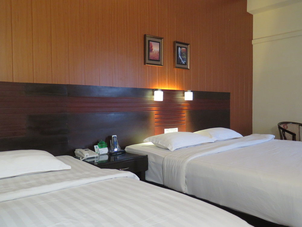 Hotel Essencia Dumaguete City Екстер'єр фото