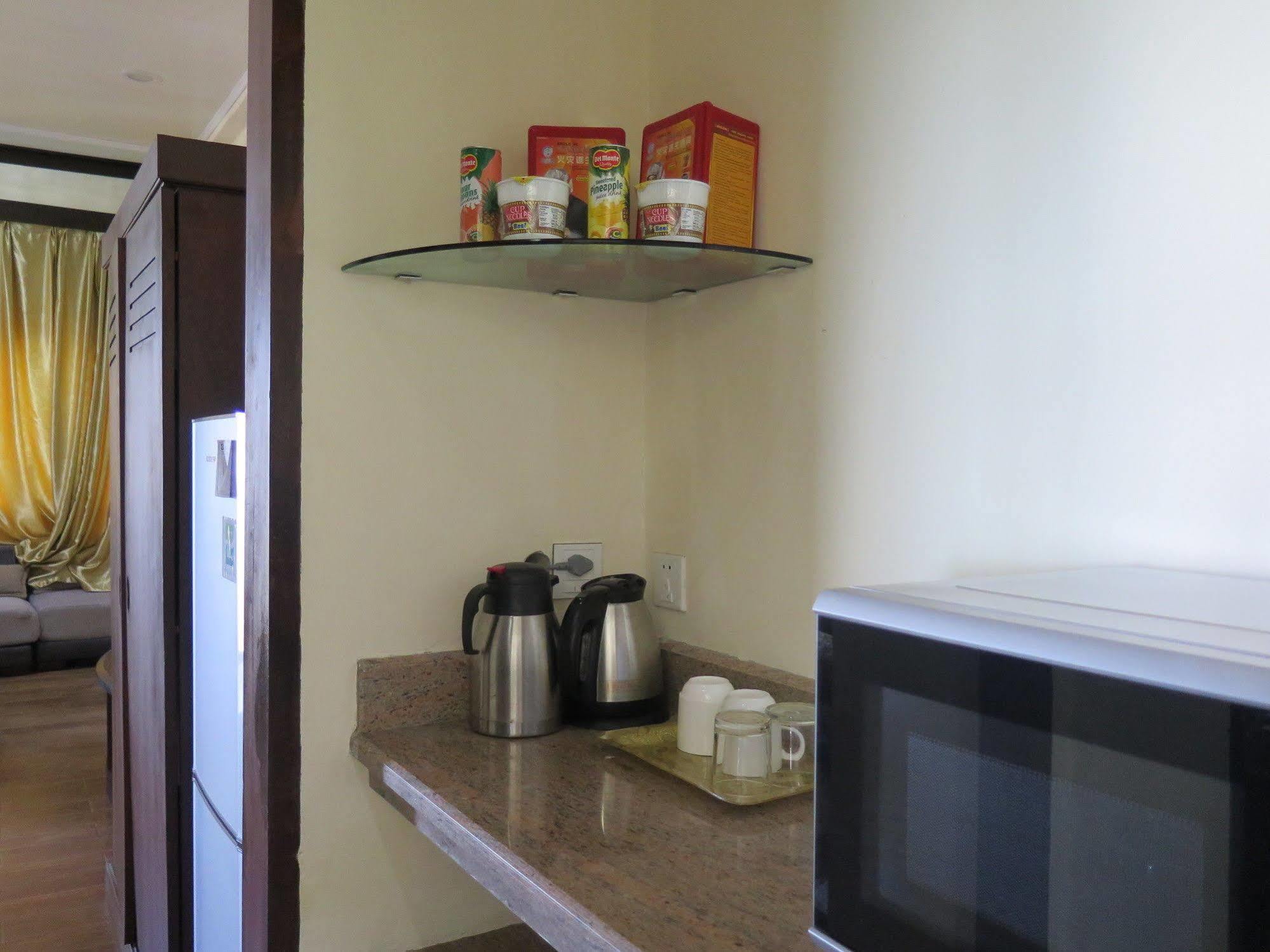 Hotel Essencia Dumaguete City Екстер'єр фото
