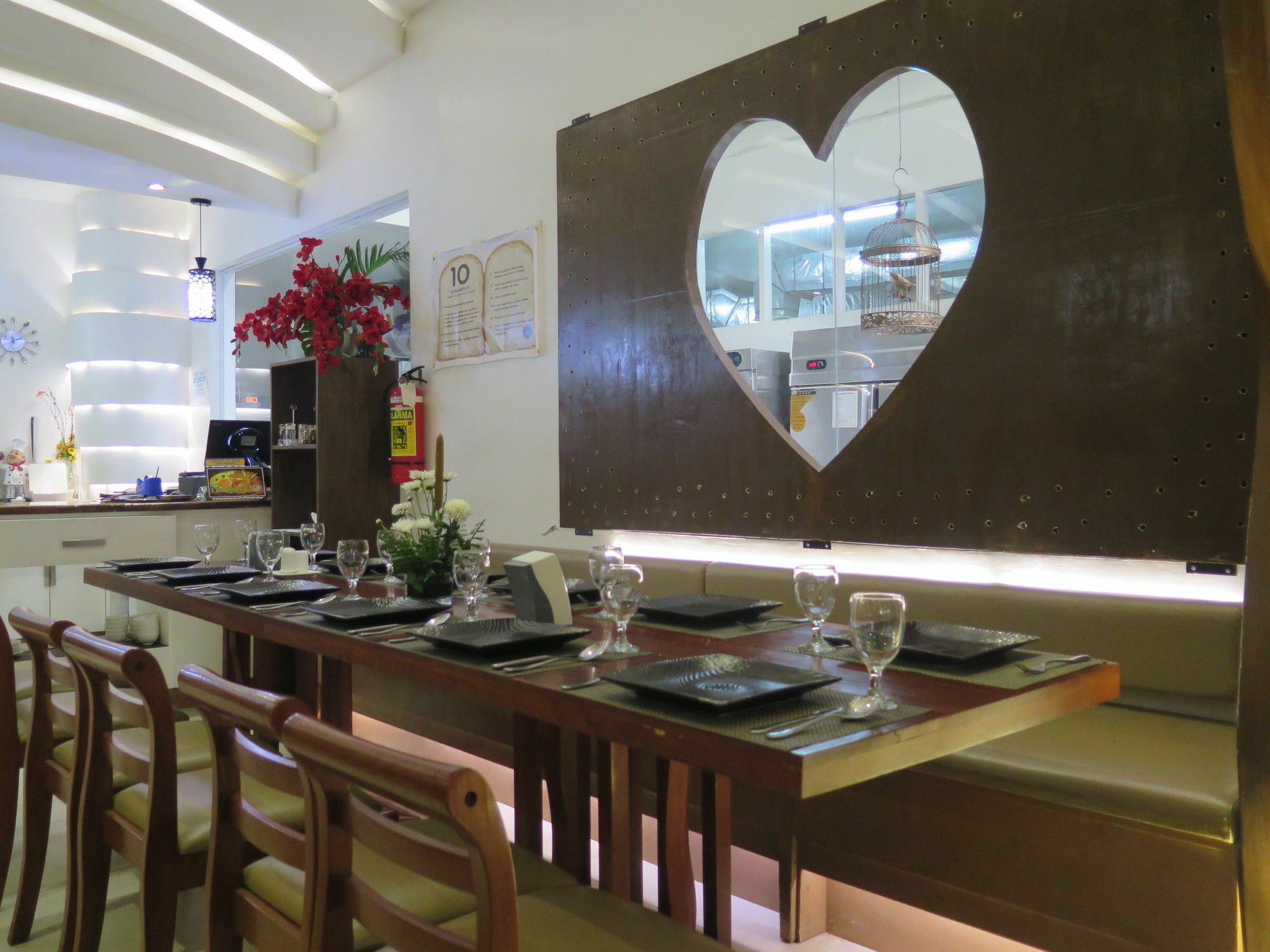 Hotel Essencia Dumaguete City Екстер'єр фото
