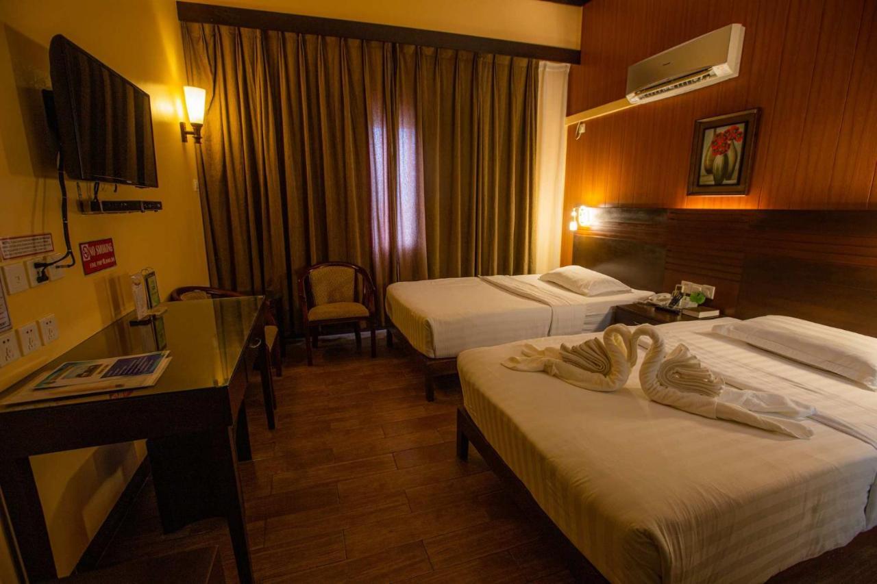 Hotel Essencia Dumaguete City Екстер'єр фото
